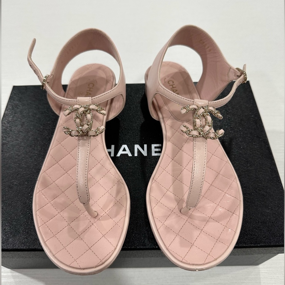 Chanel quilted logo baby pink flat t strap sandals cc logo